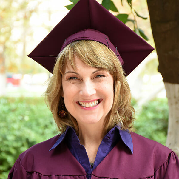 2017-EMSL-Grads-FaunFinley-square-crop