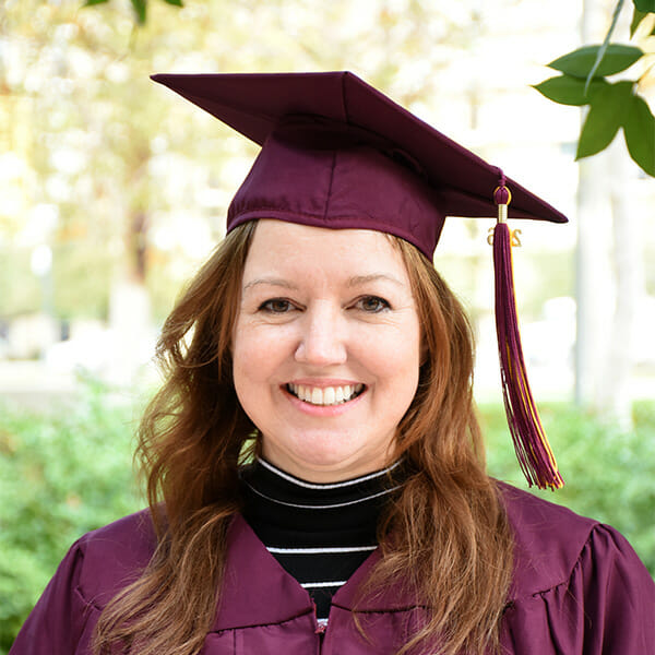 2017-EMSL-Grads-SharonKinsella-square-crop